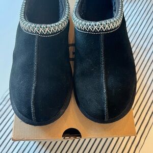 Girls Ugg Tasman II size 4